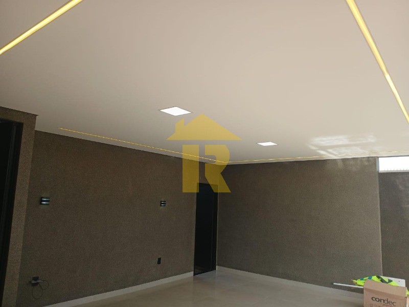 Casa com 3 quartos à venda, 136m² — foto 3 de 39