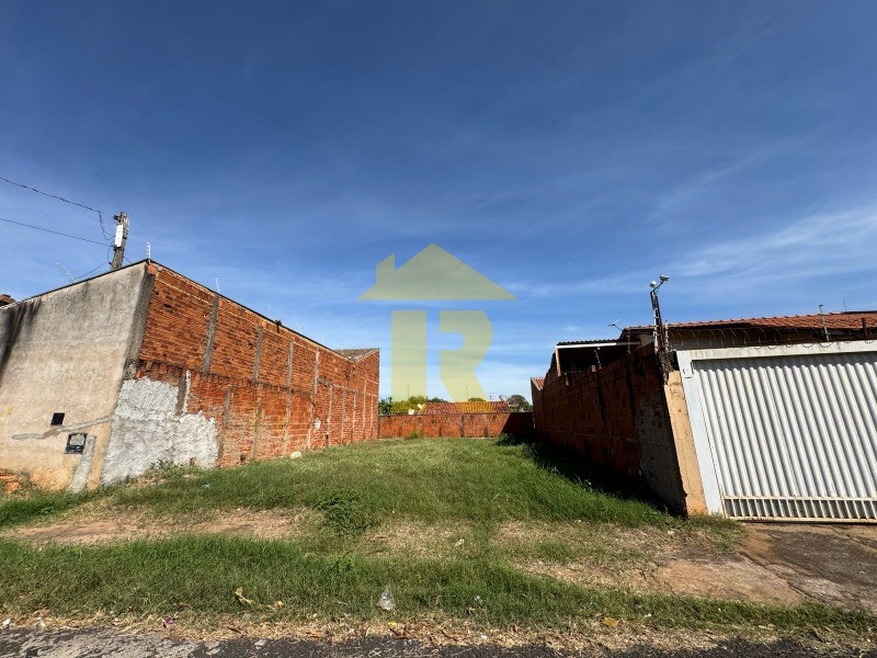 Terreno / Lote / Condomínio  à venda, 212m² — foto 3 de 3