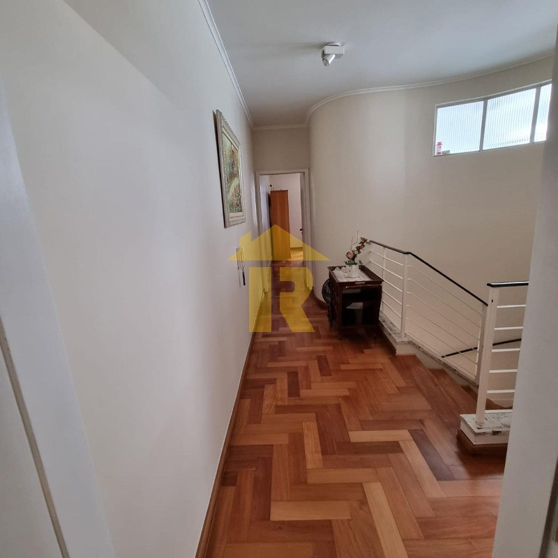 Casa com 3 quartos à venda, 275m² — foto 10 de 38