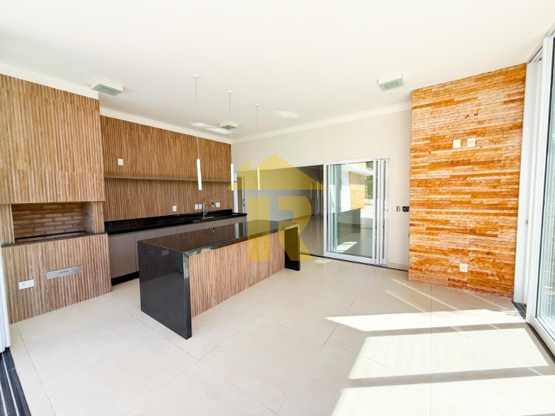 Casa de Condomínio com 3 quartos à venda, 270m² — foto 19 de 38