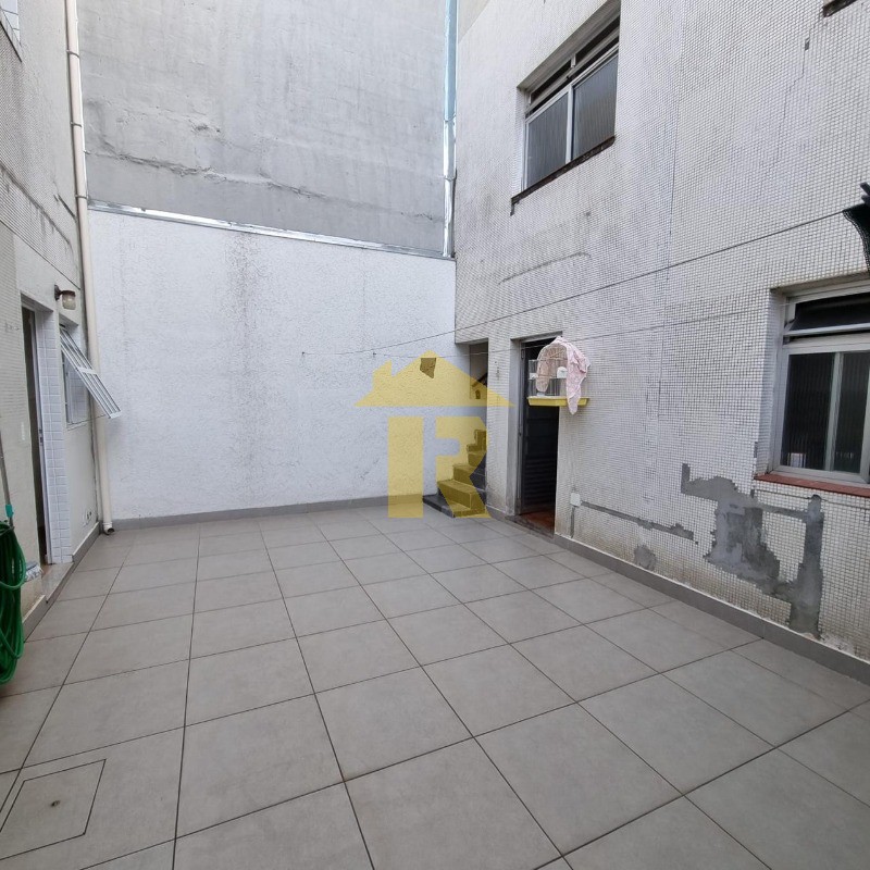 Casa com 3 quartos à venda, 275m² — foto 30 de 38