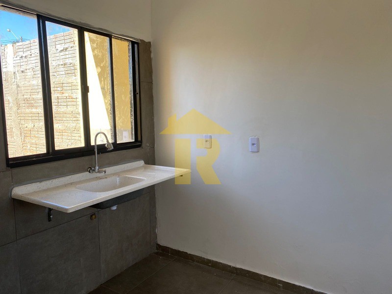 Casa com 2 quartos à venda, 45m² — foto 3 de 10