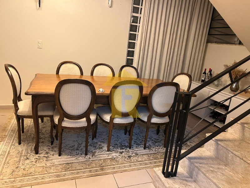 Casa com 3 quartos à venda, 235m² — foto 6 de 35