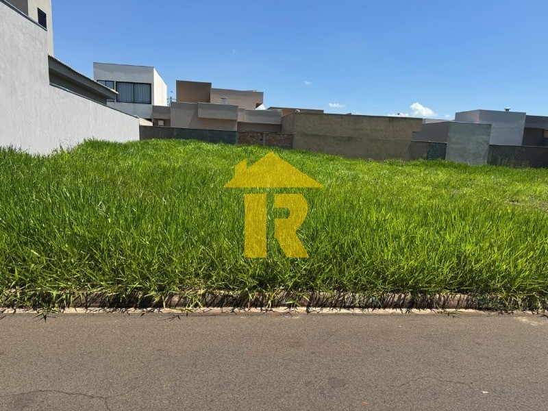 Terreno / Lote / Condomínio  à venda, 253m² — foto 1 de 11
