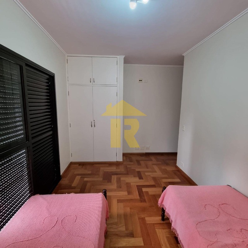 Casa com 3 quartos à venda, 275m² — foto 16 de 38