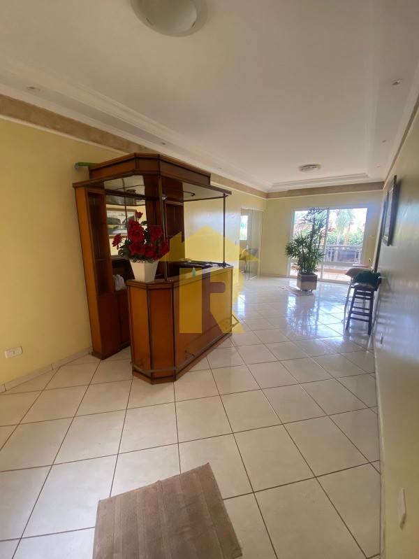 Casa com 4 quartos para aluguel, 243m² — foto 4 de 11