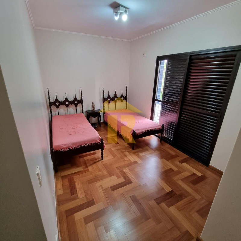Casa com 3 quartos à venda, 275m² — foto 19 de 38