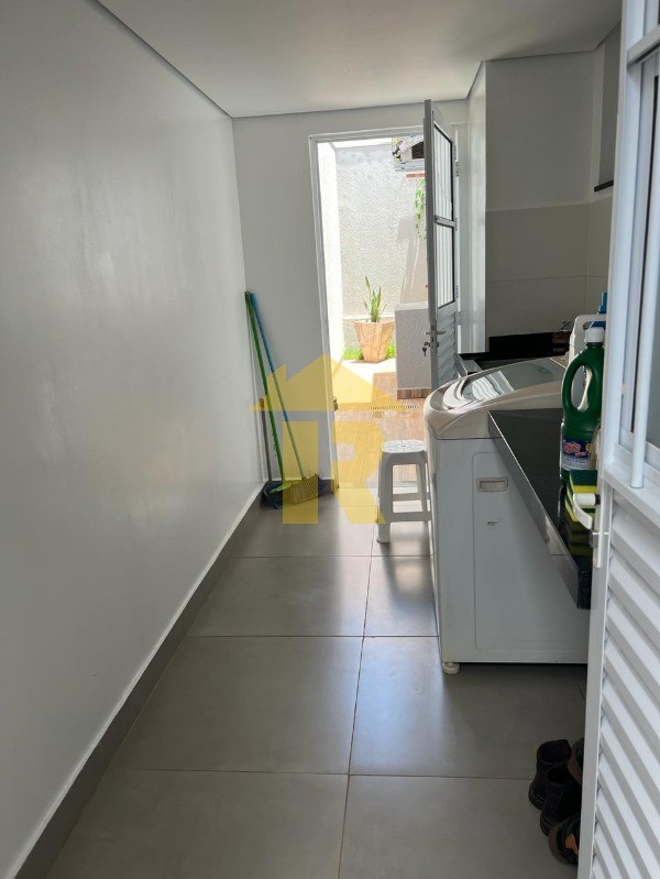 Casa com 3 quartos à venda, 184m² — foto 21 de 25