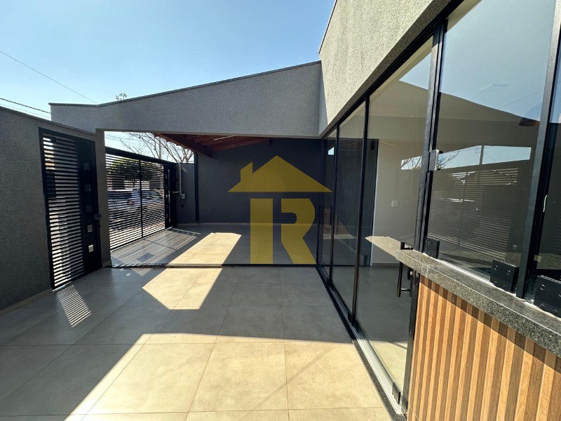 Casa com 2 quartos à venda, 136m² — foto 2 de 18