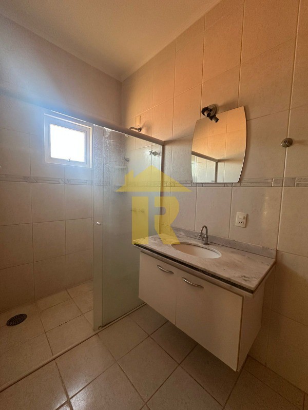 Casa de Condomínio com 3 quartos à venda, 300m² — foto 21 de 28