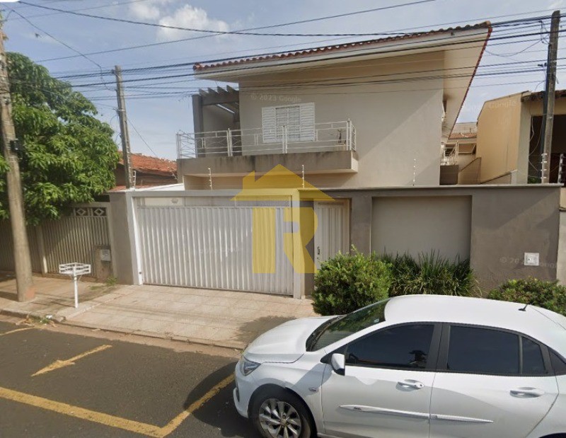 Casa com 3 quartos à venda, 235m² — foto 1 de 35