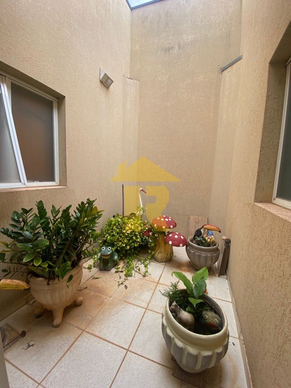 Casa com 4 quartos para aluguel, 243m² — foto 6 de 11