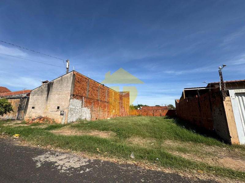Terreno / Lote / Condomínio  à venda, 212m² — foto 2 de 3
