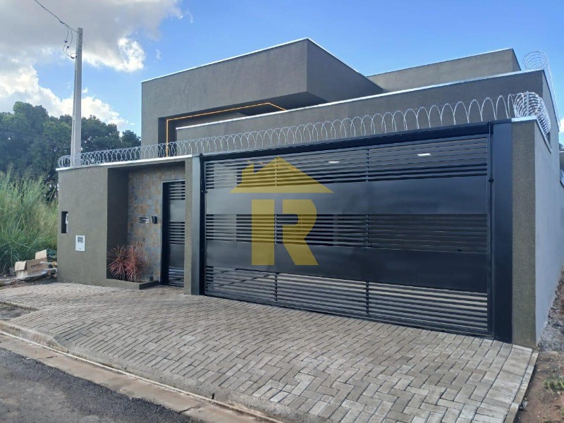 Casa com 3 quartos à venda, 136m² — foto 2 de 39
