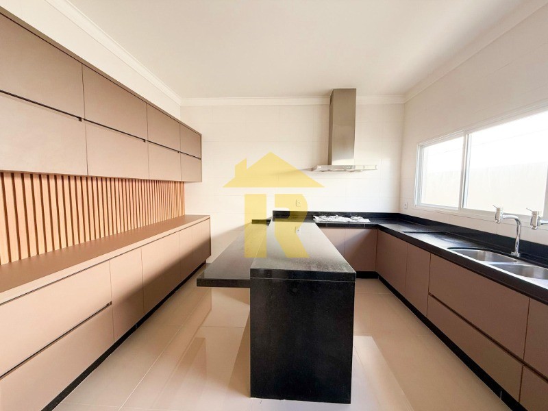 Casa de Condomínio com 3 quartos à venda, 270m² — foto 17 de 38