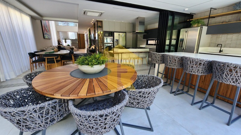 Casa com 5 quartos à venda, 384m² — foto 17 de 61