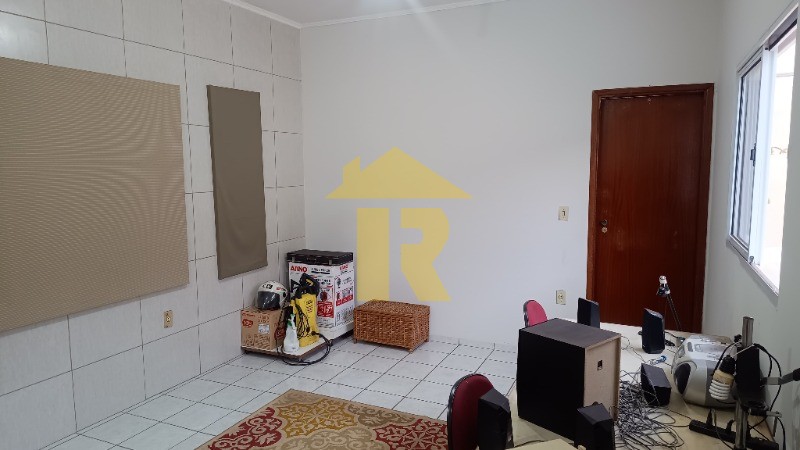 Casa com 4 quartos à venda, 256m² — foto 13 de 13