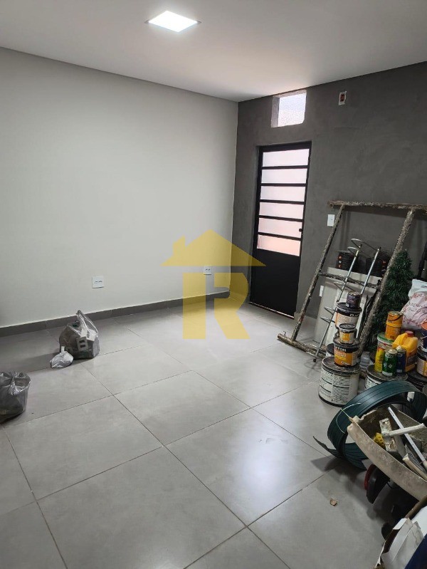 Casa com 3 quartos à venda, 184m² — foto 3 de 25