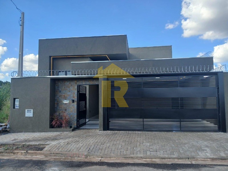 Casa com 3 quartos à venda, 136m² — foto 1 de 39
