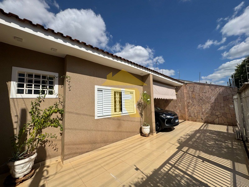 Casa com 3 quartos à venda, 270m² — foto 4 de 18