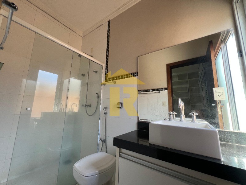 Casa de Condomínio com 4 quartos à venda e aluguel, 268m² — foto 30 de 34