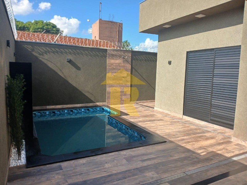 Casa com 3 quartos à venda, 136m² — foto 17 de 39
