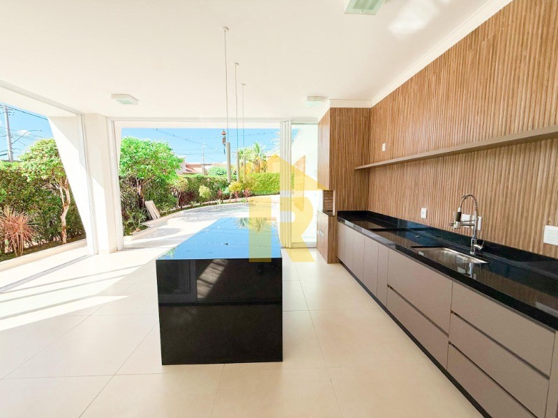 Casa de Condomínio com 3 quartos à venda, 270m² — foto 21 de 38