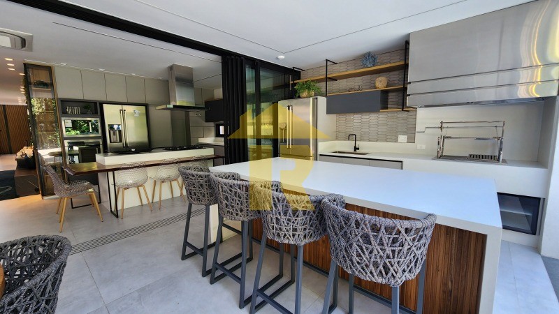 Casa com 5 quartos à venda, 384m² — foto 16 de 61