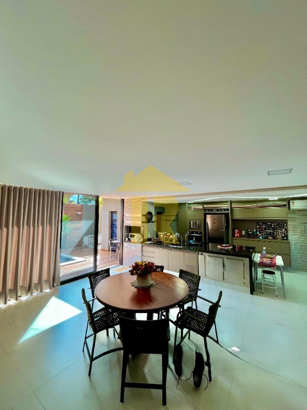Casa de Condomínio com 4 quartos à venda, 260m² — foto 15 de 28