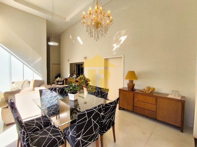 Casa de Condomínio com 3 quartos à venda e aluguel, 215m² — foto 8 de 26