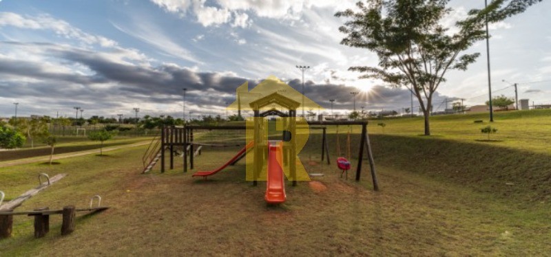 Terreno / Lote / Condomínio  à venda, 303m² — foto 4 de 8
