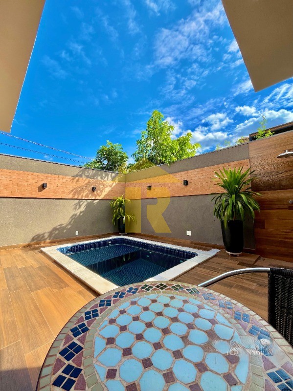 Casa de Condomínio com 4 quartos à venda, 260m² — foto 18 de 28