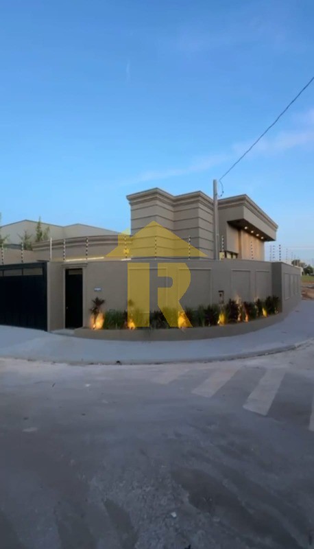 Casa com 3 quartos à venda, 127m² — foto 1 de 28