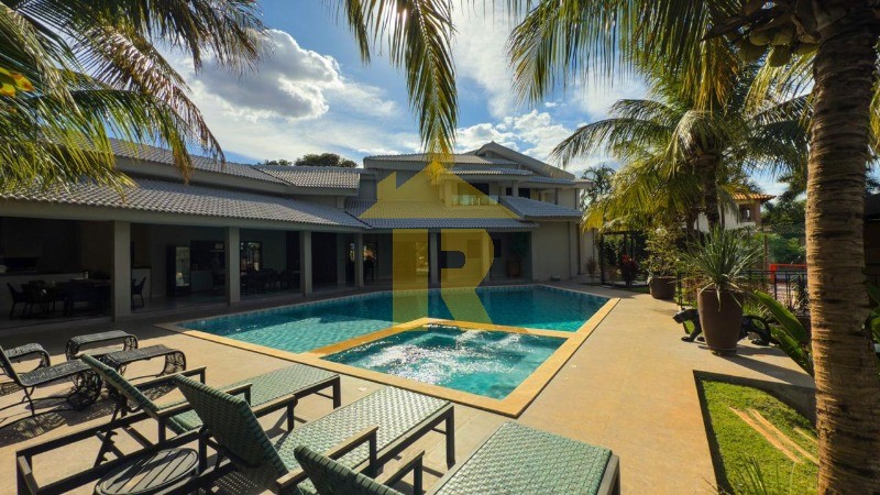 Casa de Condomínio com 6 quartos à venda, 693m² — foto 2 de 32