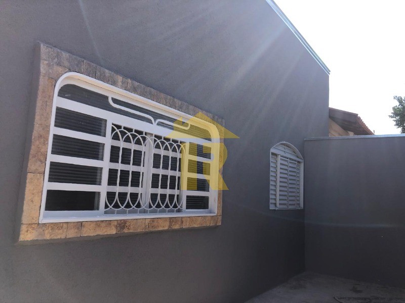 Casa com 2 quartos à venda, 160m² — foto 2 de 27