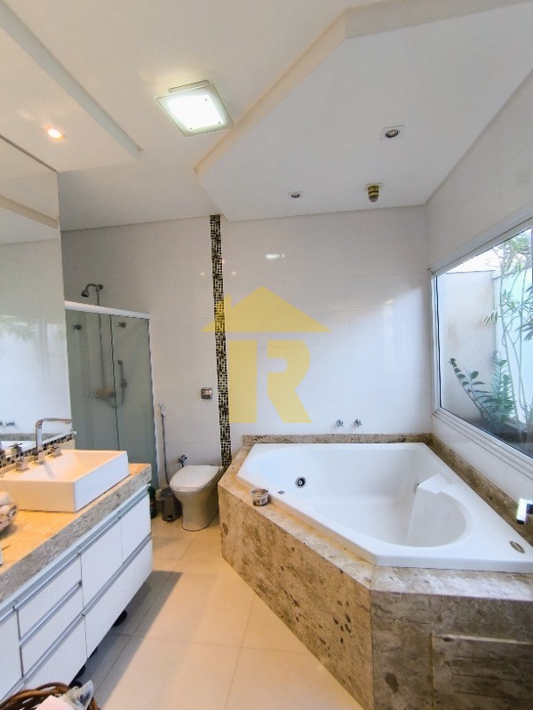 Casa de Condomínio com 3 quartos à venda e aluguel, 215m² — foto 23 de 26