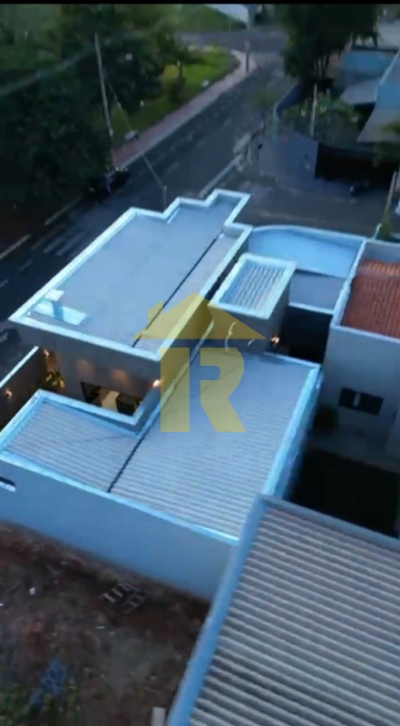 Casa com 3 quartos à venda, 127m² — foto 3 de 28