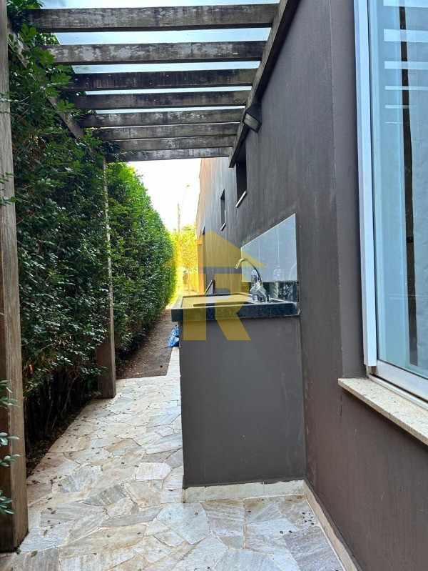 Casa de Condomínio com 4 quartos à venda, 330m² — foto 4 de 24