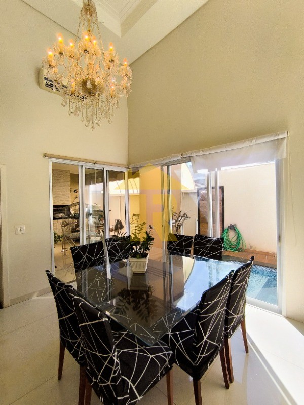 Casa de Condomínio com 3 quartos à venda e aluguel, 215m² — foto 9 de 26
