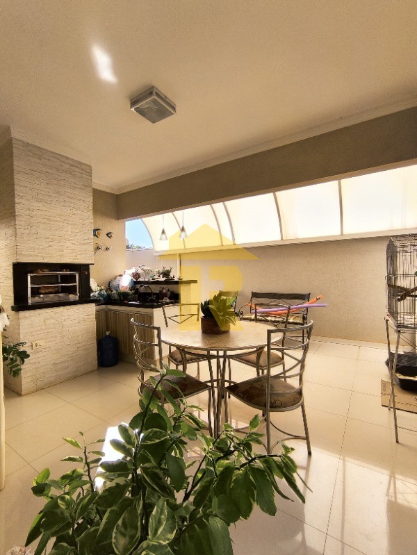 Casa de Condomínio com 3 quartos à venda e aluguel, 215m² — foto 11 de 26