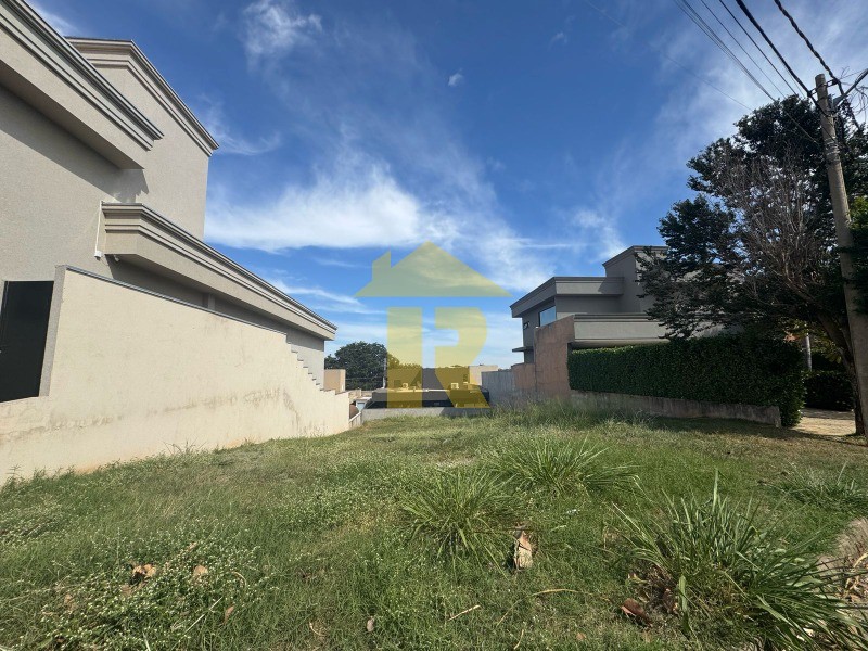 Terreno / Lote / Condomínio  à venda, 400m² — foto 1 de 12
