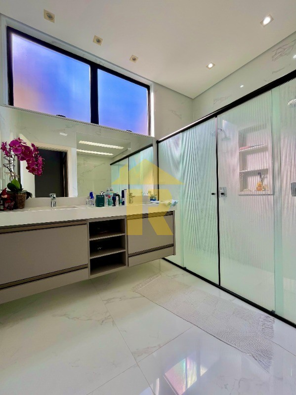 Casa de Condomínio com 4 quartos à venda, 260m² — foto 21 de 28