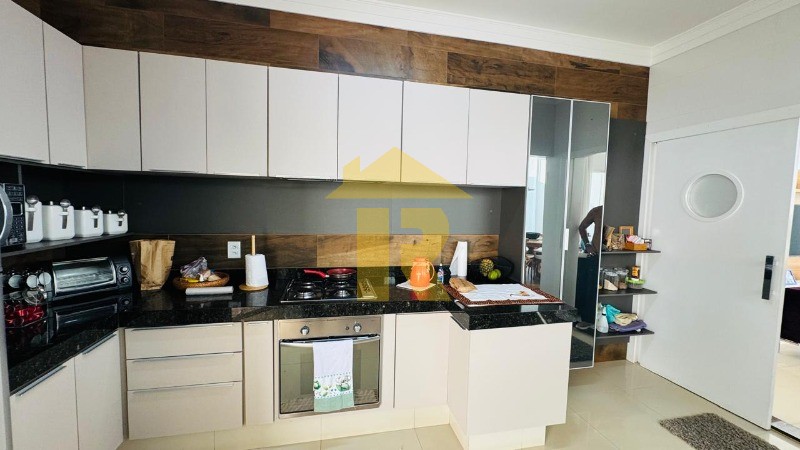 Casa de Condomínio com 3 quartos à venda, 200m² — foto 9 de 28