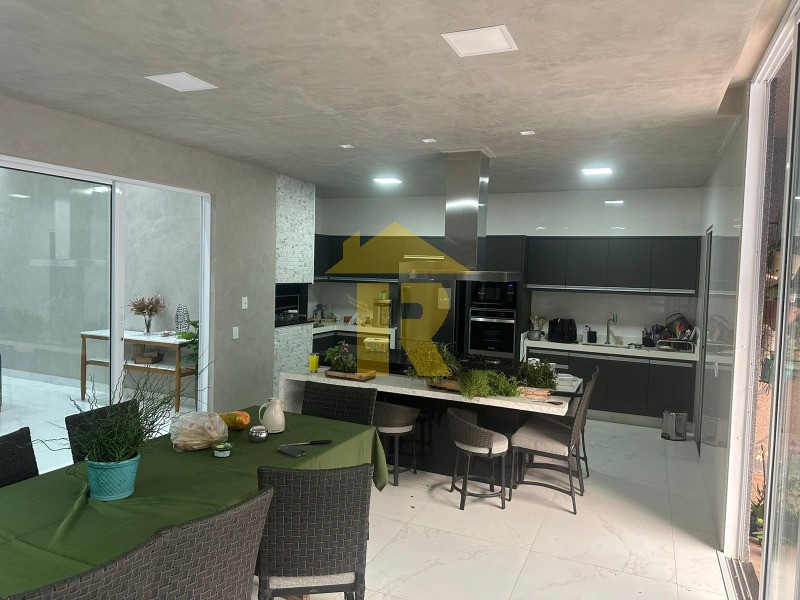 Casa de Condomínio com 3 quartos à venda, 250m² — foto 6 de 16