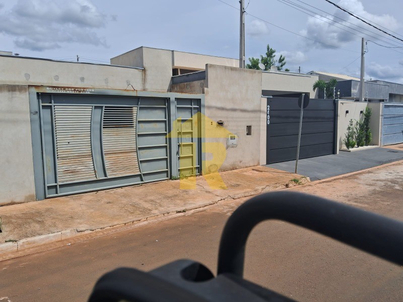 Casa com 3 quartos à venda, 100m² — foto 2 de 16