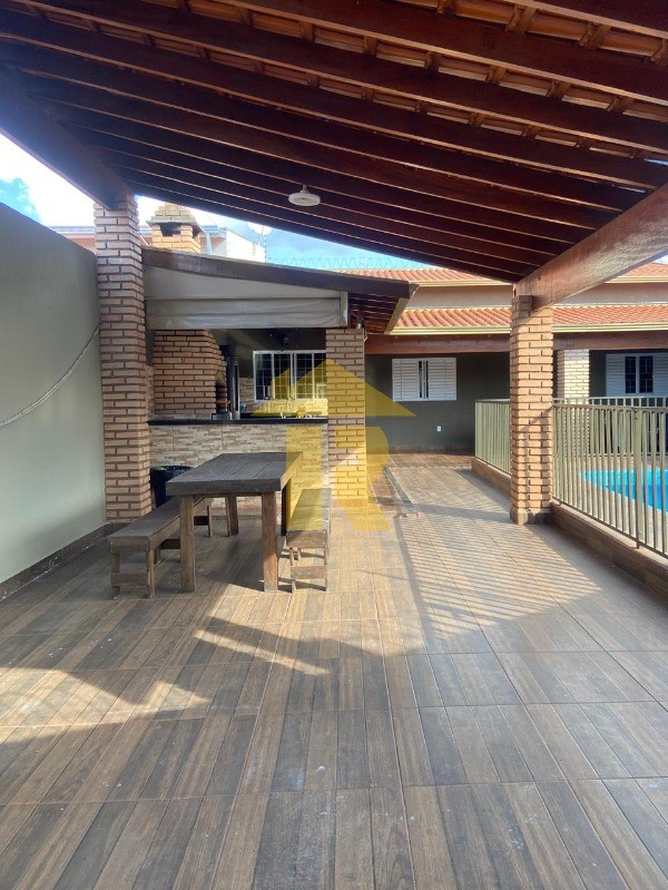 Casa com 2 quartos à venda, 92m² — foto 2 de 22