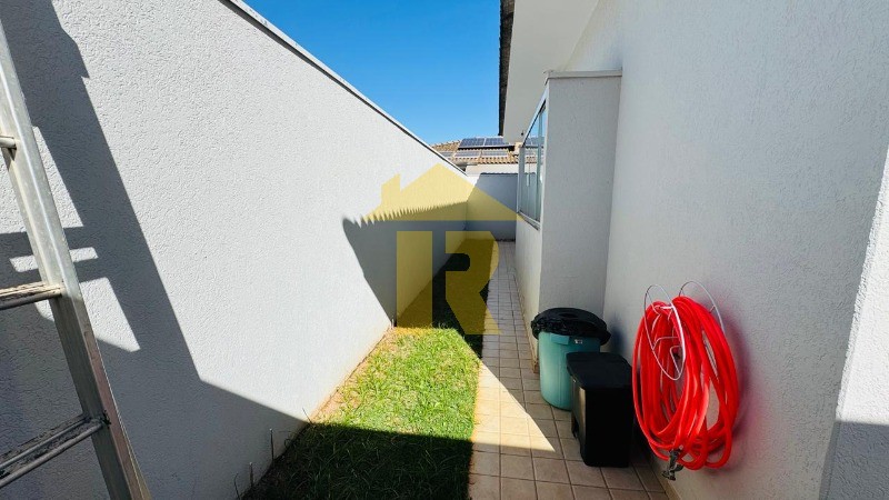 Casa de Condomínio com 3 quartos à venda, 200m² — foto 16 de 28