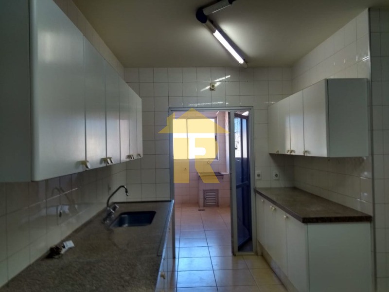 Apartamento com 3 quartos à venda, 190m² — foto 9 de 26