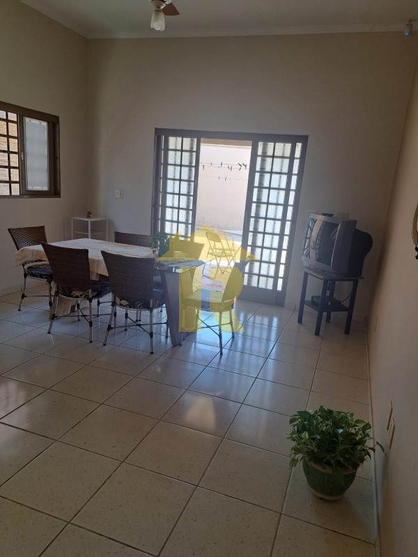 Casa com 3 quartos à venda, 220m² — foto 27 de 37