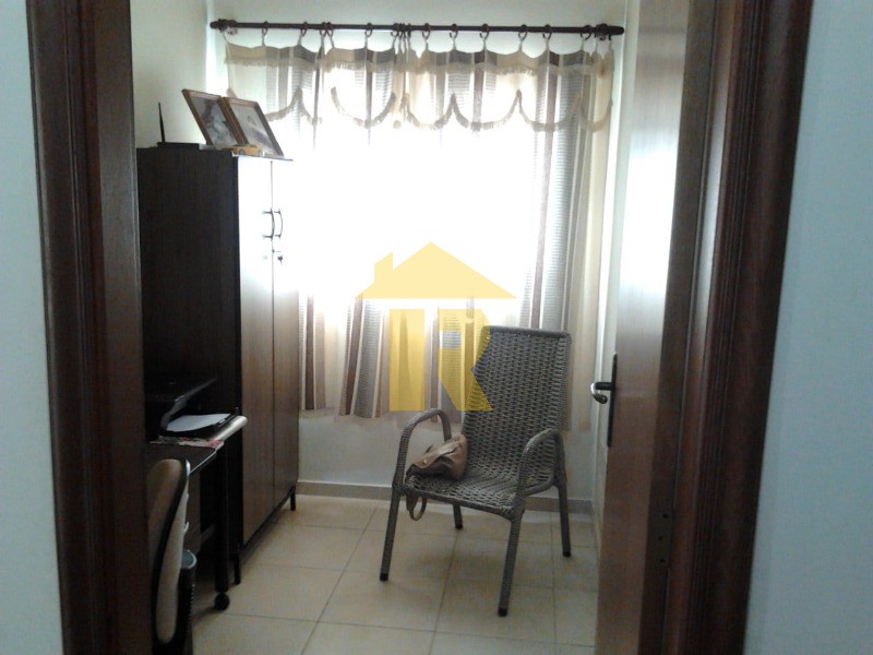 Casa com 3 quartos à venda, 220m² — foto 24 de 37
